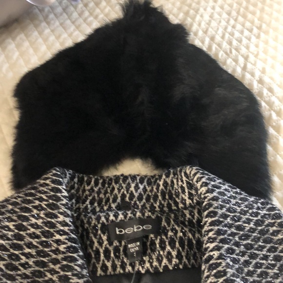 NWT.BEBE Top.Cocktails Jacket w/Rabbit Fur-Removable Collar. Coat Pancho.Size M. - Picture 10 of 14